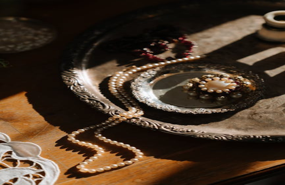 Wat zijn de kenmerken om echte parels te onderscheiden van imitatie?